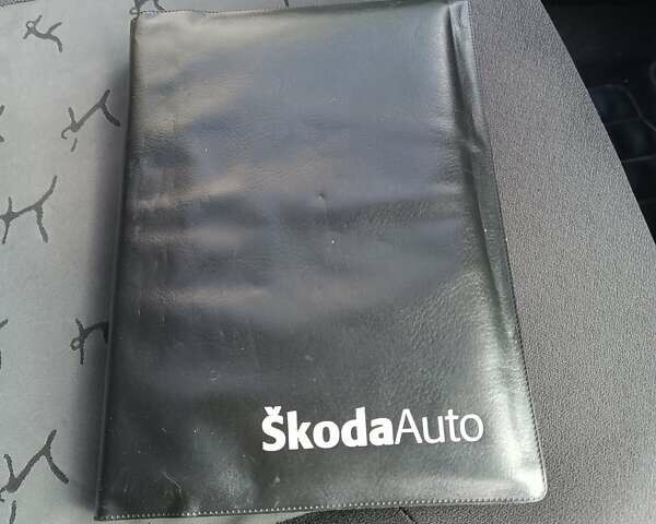 Серый Шкода Фабия, объемом двигателя 1.39 л и пробегом 240 тыс. км за 4200 $, фото 18 на Automoto.ua