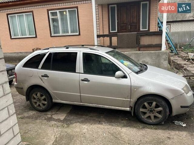 Серый Шкода Фабия, объемом двигателя 1.9 л и пробегом 250 тыс. км за 3100 $, фото 1 на Automoto.ua