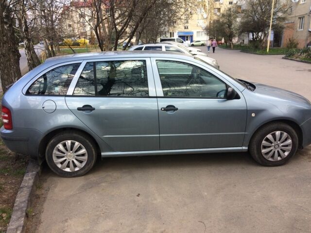 Серый Шкода Фабия, объемом двигателя 1.4 л и пробегом 275 тыс. км за 3300 $, фото 3 на Automoto.ua