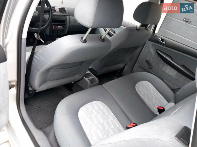 Сірий Шкода Фабія, об'ємом двигуна 1.39 л та пробігом 253 тис. км за 3570 $, фото 28 на Automoto.ua
