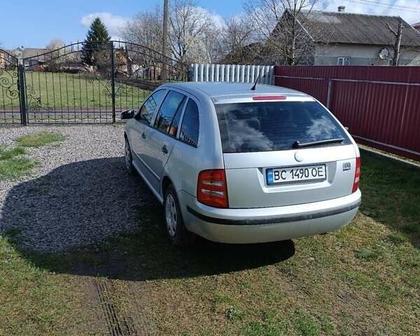 Серый Шкода Фабия, объемом двигателя 1.39 л и пробегом 240 тыс. км за 4200 $, фото 3 на Automoto.ua