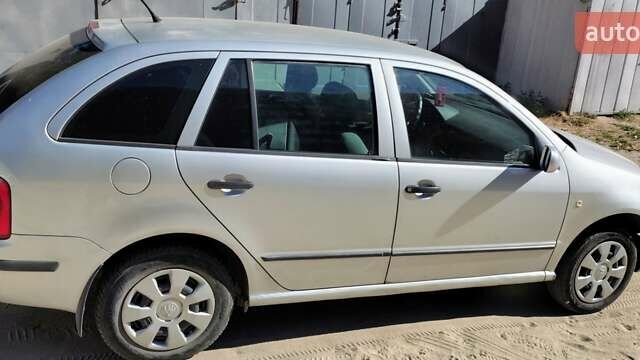 Сірий Шкода Фабія, об'ємом двигуна 1.39 л та пробігом 369 тис. км за 2900 $, фото 1 на Automoto.ua