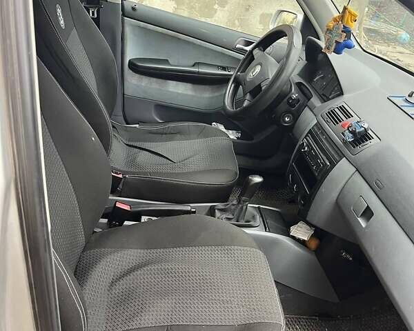 Серый Шкода Фабия, объемом двигателя 1.9 л и пробегом 250 тыс. км за 3100 $, фото 3 на Automoto.ua