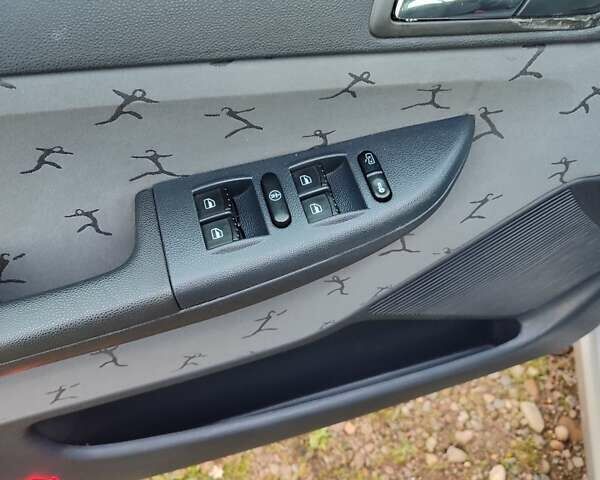 Сірий Шкода Фабія, об'ємом двигуна 1.4 л та пробігом 196 тис. км за 4900 $, фото 15 на Automoto.ua