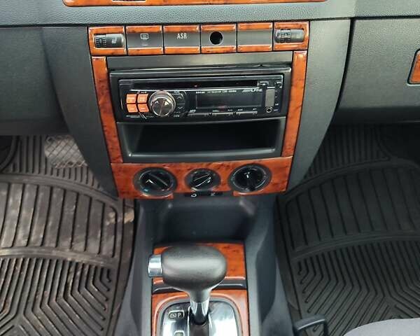 Сірий Шкода Фабія, об'ємом двигуна 1.4 л та пробігом 196 тис. км за 4900 $, фото 20 на Automoto.ua