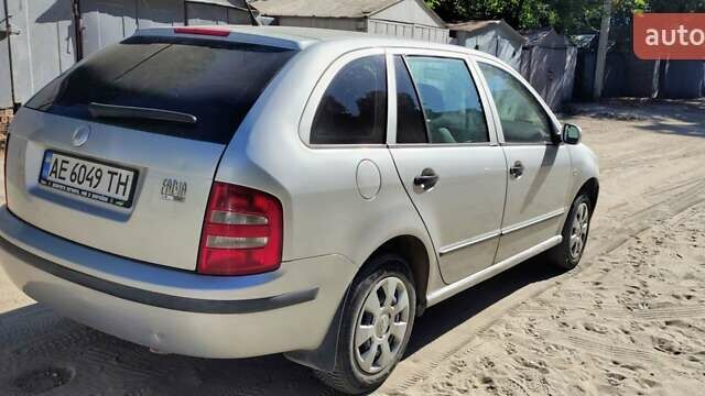 Сірий Шкода Фабія, об'ємом двигуна 1.39 л та пробігом 369 тис. км за 2900 $, фото 2 на Automoto.ua