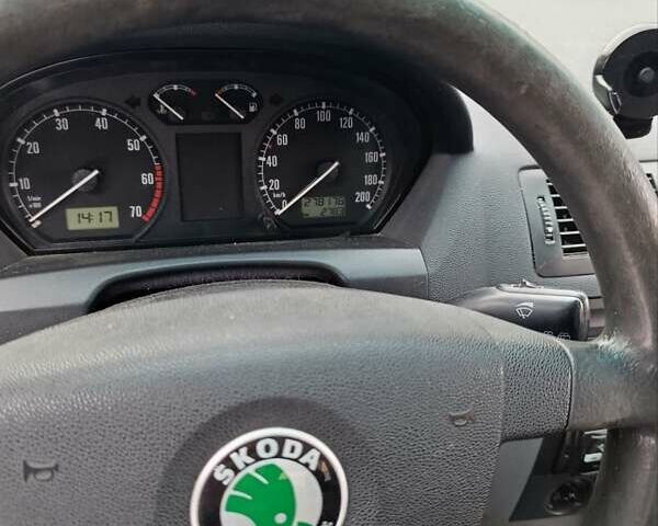 Сірий Шкода Фабія, об'ємом двигуна 1.4 л та пробігом 278 тис. км за 3700 $, фото 4 на Automoto.ua