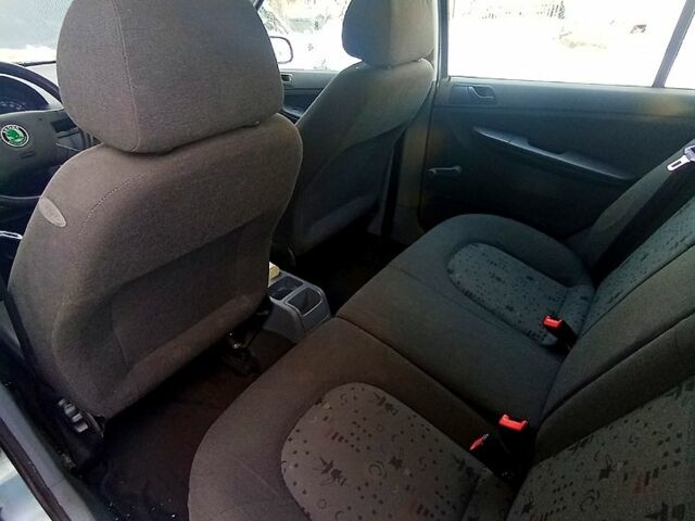Сірий Шкода Фабія, об'ємом двигуна 1.4 л та пробігом 225 тис. км за 3900 $, фото 9 на Automoto.ua