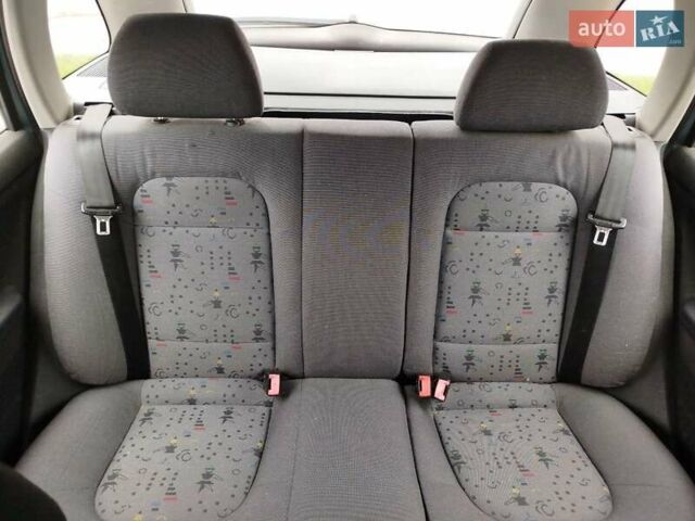 Серый Шкода Фабия, объемом двигателя 1.4 л и пробегом 380 тыс. км за 2800 $, фото 10 на Automoto.ua