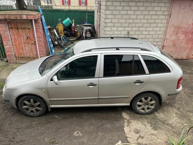 Сірий Шкода Фабія, об'ємом двигуна 1.9 л та пробігом 250 тис. км за 3100 $, фото 3 на Automoto.ua