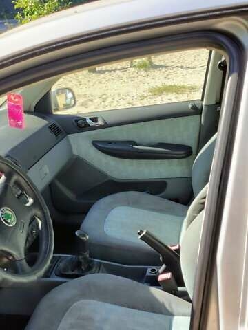 Сірий Шкода Фабія, об'ємом двигуна 1.39 л та пробігом 369 тис. км за 2900 $, фото 6 на Automoto.ua