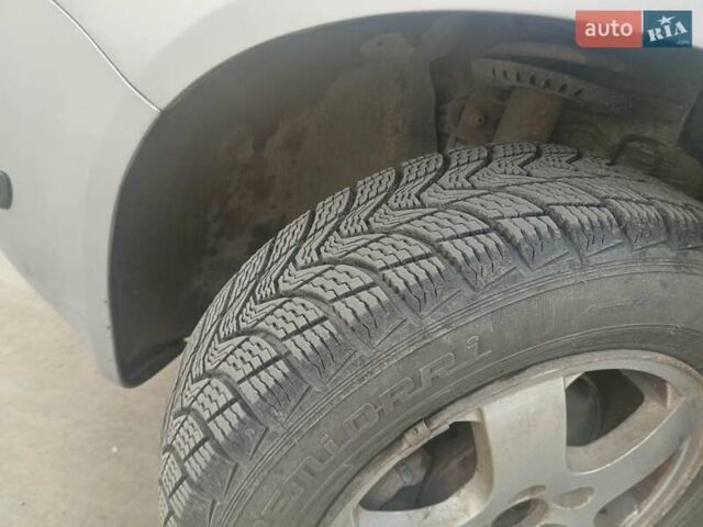 Серый Шкода Фабия, объемом двигателя 1.39 л и пробегом 226 тыс. км за 3350 $, фото 1 на Automoto.ua