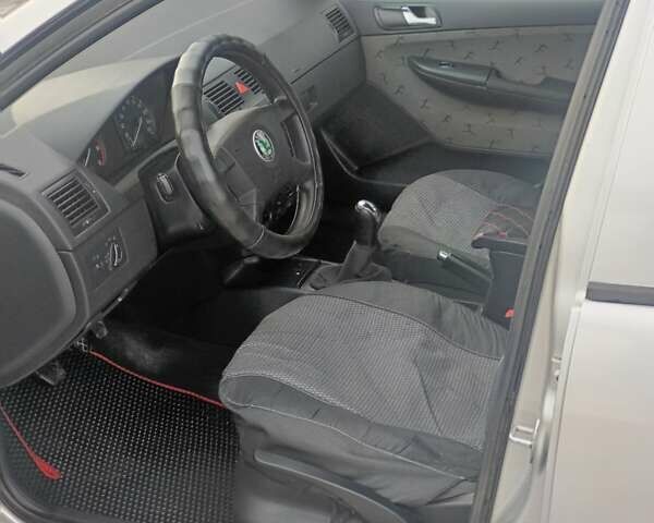 Серый Шкода Фабия, объемом двигателя 1.39 л и пробегом 226 тыс. км за 3350 $, фото 7 на Automoto.ua