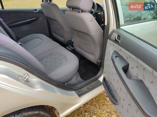 Сірий Шкода Фабія, об'ємом двигуна 1.4 л та пробігом 196 тис. км за 4900 $, фото 18 на Automoto.ua