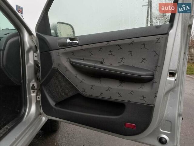 Сірий Шкода Фабія, об'ємом двигуна 1.39 л та пробігом 195 тис. км за 3400 $, фото 12 на Automoto.ua