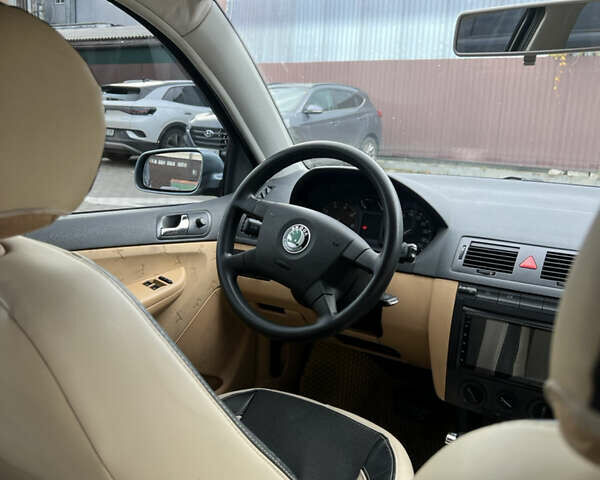 Сірий Шкода Фабія, об'ємом двигуна 1.39 л та пробігом 210 тис. км за 4500 $, фото 13 на Automoto.ua