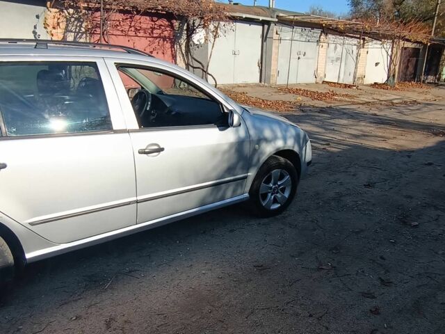 Серый Шкода Фабия, объемом двигателя 0 л и пробегом 300 тыс. км за 2000 $, фото 3 на Automoto.ua