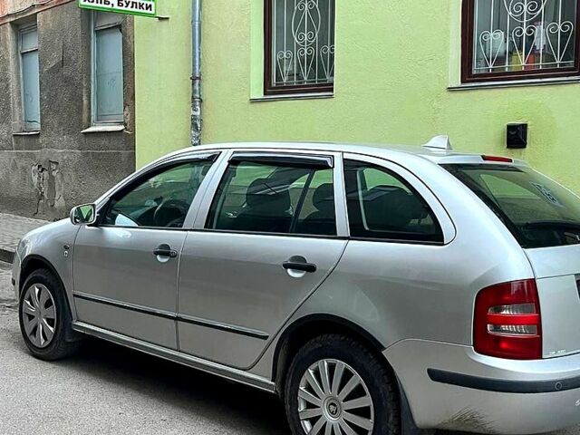 Серый Шкода Фабия, объемом двигателя 1.9 л и пробегом 350 тыс. км за 3500 $, фото 2 на Automoto.ua
