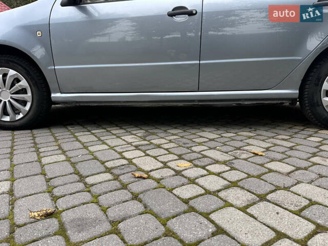 Серый Шкода Фабия, объемом двигателя 1.4 л и пробегом 295 тыс. км за 2849 $, фото 3 на Automoto.ua