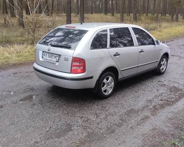 Сірий Шкода Фабія, об'ємом двигуна 1.4 л та пробігом 224 тис. км за 3300 $, фото 1 на Automoto.ua
