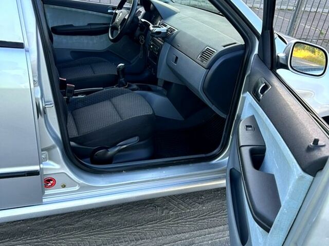 Серый Шкода Фабия, объемом двигателя 1.9 л и пробегом 200 тыс. км за 3600 $, фото 11 на Automoto.ua