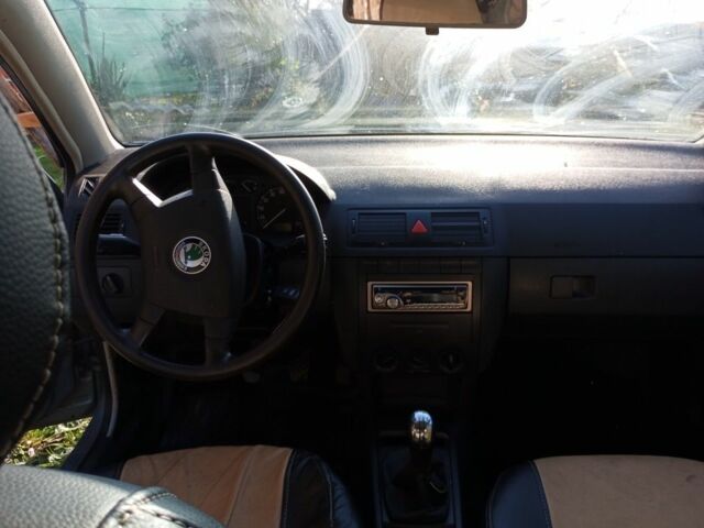 Серый Шкода Фабия, объемом двигателя 1.5 л и пробегом 160 тыс. км за 1400 $, фото 3 на Automoto.ua