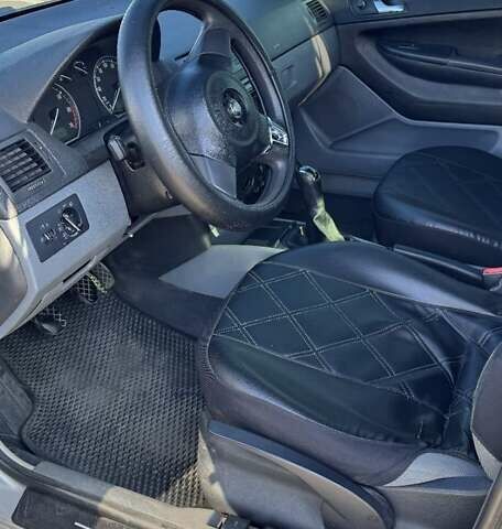 Сірий Шкода Фабія, об'ємом двигуна 1.39 л та пробігом 323 тис. км за 3300 $, фото 10 на Automoto.ua