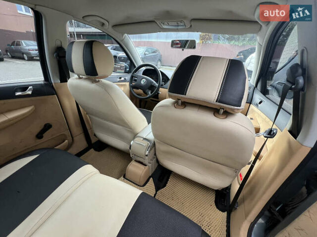 Сірий Шкода Фабія, об'ємом двигуна 1.39 л та пробігом 210 тис. км за 4500 $, фото 12 на Automoto.ua