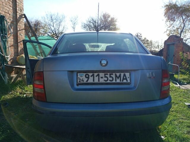 Серый Шкода Фабия, объемом двигателя 1.5 л и пробегом 160 тыс. км за 1400 $, фото 1 на Automoto.ua