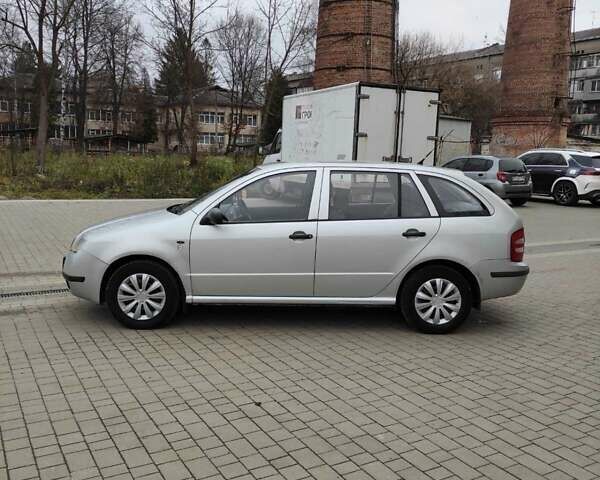 Сірий Шкода Фабія, об'ємом двигуна 1.39 л та пробігом 242 тис. км за 3249 $, фото 6 на Automoto.ua