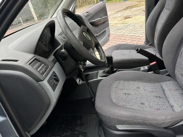 Сірий Шкода Фабія, об'ємом двигуна 1.4 л та пробігом 295 тис. км за 2900 $, фото 15 на Automoto.ua