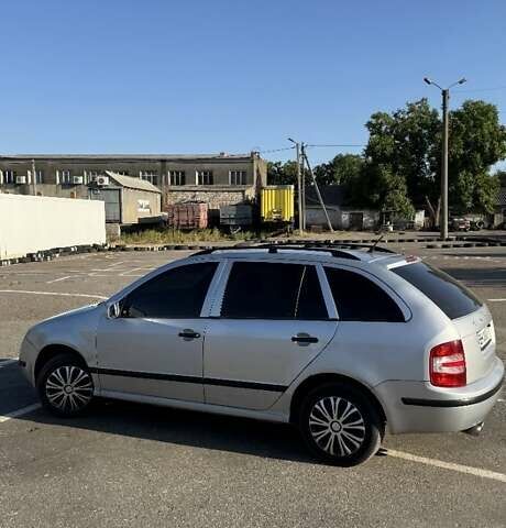 Сірий Шкода Фабія, об'ємом двигуна 1.39 л та пробігом 323 тис. км за 3300 $, фото 6 на Automoto.ua