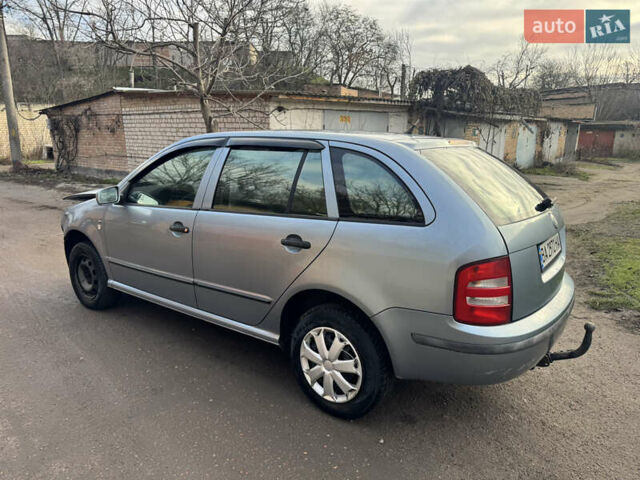 Серый Шкода Фабия, объемом двигателя 1.4 л и пробегом 300 тыс. км за 1850 $, фото 3 на Automoto.ua