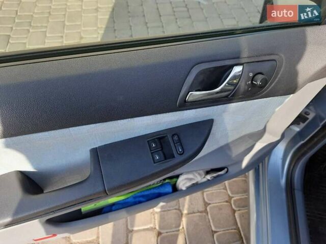 Сірий Шкода Фабія, об'ємом двигуна 1.39 л та пробігом 141 тис. км за 4999 $, фото 6 на Automoto.ua