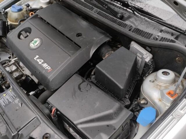 Сірий Шкода Фабія, об'ємом двигуна 1.4 л та пробігом 219 тис. км за 3350 $, фото 10 на Automoto.ua