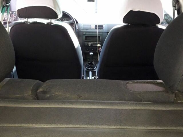 Серый Шкода Фабия, объемом двигателя 1.4 л и пробегом 230 тыс. км за 3000 $, фото 4 на Automoto.ua