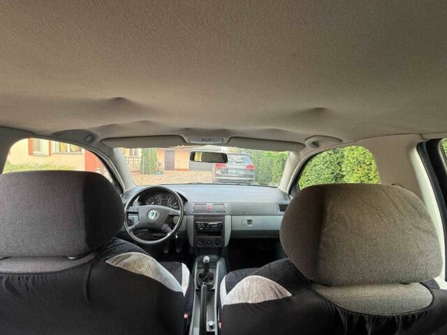 Серый Шкода Фабия, объемом двигателя 1.4 л и пробегом 268 тыс. км за 3600 $, фото 7 на Automoto.ua