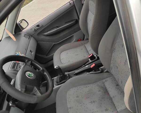 Сірий Шкода Фабія, об'ємом двигуна 1.39 л та пробігом 242 тис. км за 3249 $, фото 13 на Automoto.ua