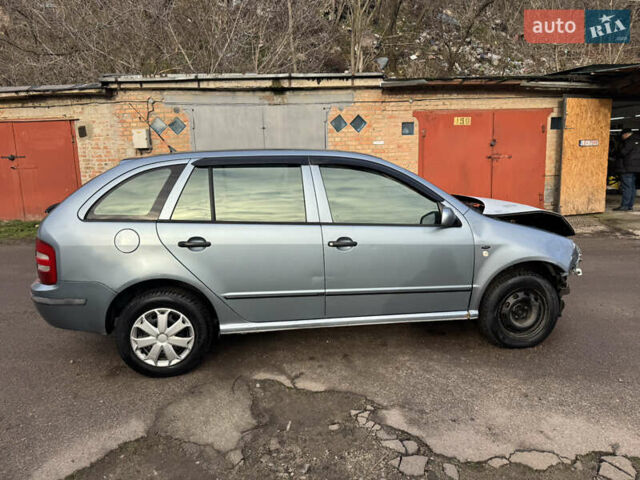 Серый Шкода Фабия, объемом двигателя 1.4 л и пробегом 300 тыс. км за 1850 $, фото 7 на Automoto.ua