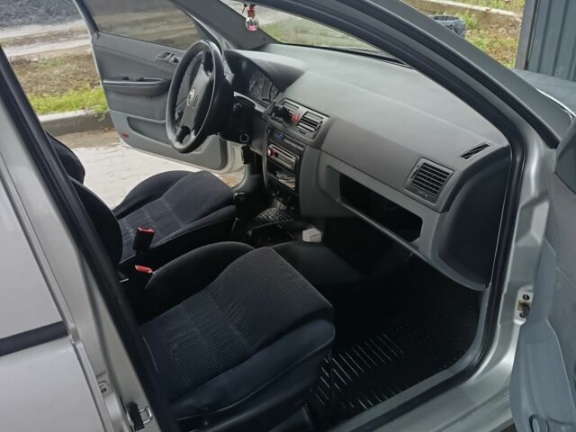 Серый Шкода Фабия, объемом двигателя 1.4 л и пробегом 289 тыс. км за 2800 $, фото 5 на Automoto.ua