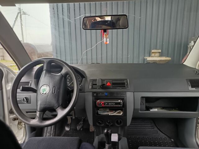 Серый Шкода Фабия, объемом двигателя 1.4 л и пробегом 289 тыс. км за 2800 $, фото 6 на Automoto.ua