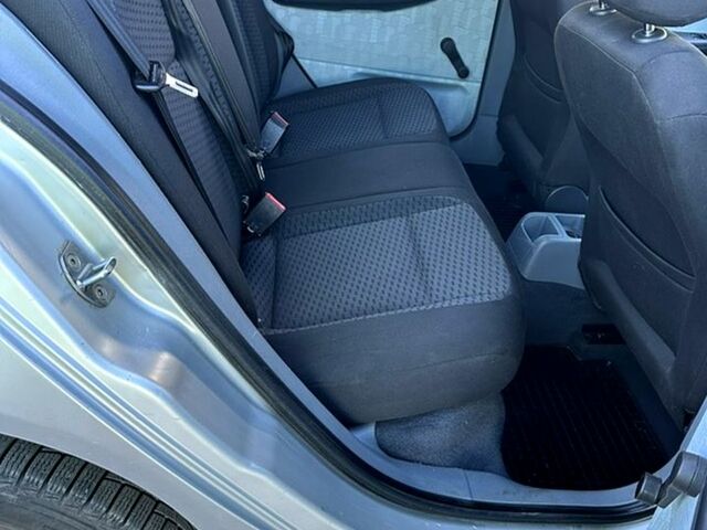 Серый Шкода Фабия, объемом двигателя 1.9 л и пробегом 200 тыс. км за 3600 $, фото 4 на Automoto.ua