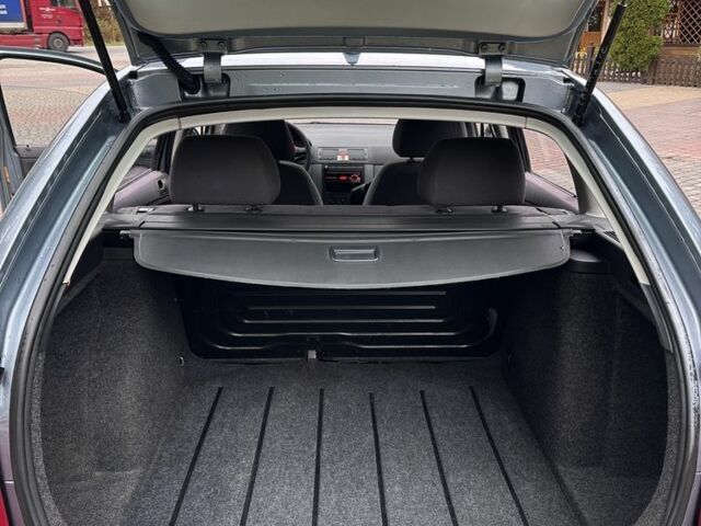 Сірий Шкода Фабія, об'ємом двигуна 1.4 л та пробігом 295 тис. км за 2900 $, фото 21 на Automoto.ua