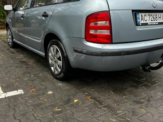 Серый Шкода Фабия, объемом двигателя 1.4 л и пробегом 315 тыс. км за 3500 $, фото 1 на Automoto.ua
