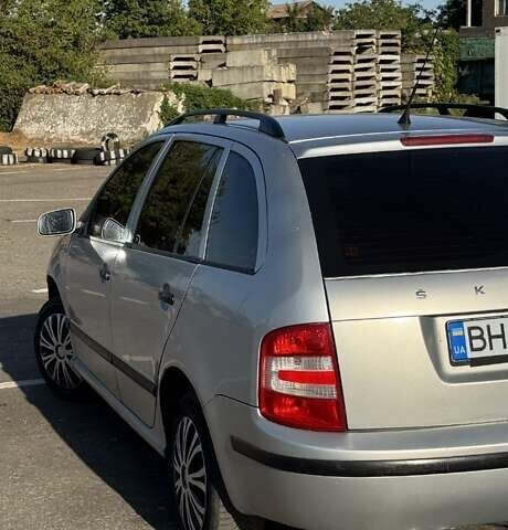 Сірий Шкода Фабія, об'ємом двигуна 1.39 л та пробігом 323 тис. км за 3300 $, фото 4 на Automoto.ua