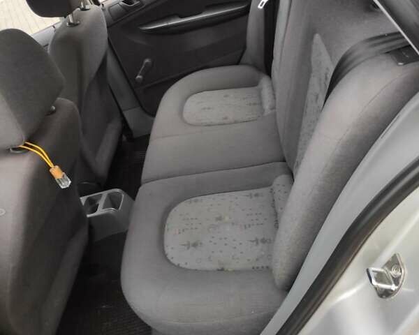 Сірий Шкода Фабія, об'ємом двигуна 1.39 л та пробігом 242 тис. км за 3249 $, фото 17 на Automoto.ua