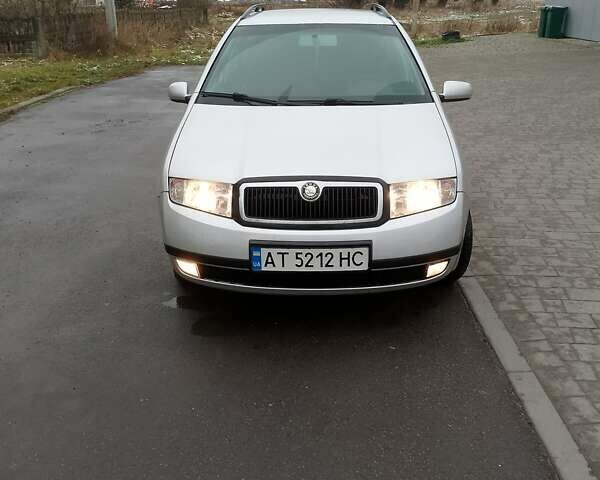 Сірий Шкода Фабія, об'ємом двигуна 1.39 л та пробігом 195 тис. км за 3400 $, фото 3 на Automoto.ua