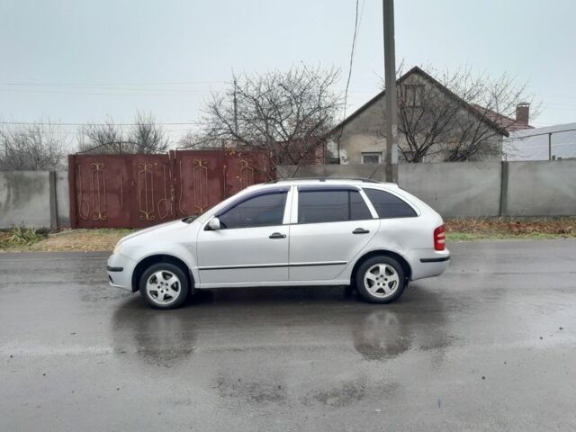 Серый Шкода Фабия, объемом двигателя 1.4 л и пробегом 250 тыс. км за 2200 $, фото 4 на Automoto.ua