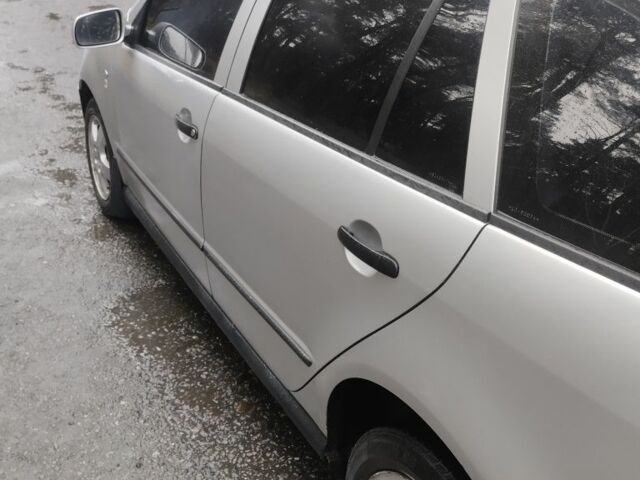 Сірий Шкода Фабія, об'ємом двигуна 1.4 л та пробігом 219 тис. км за 3350 $, фото 5 на Automoto.ua