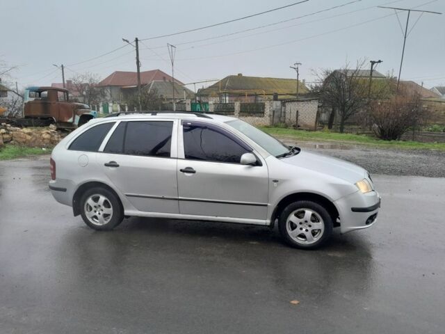 Серый Шкода Фабия, объемом двигателя 1.4 л и пробегом 250 тыс. км за 2200 $, фото 5 на Automoto.ua